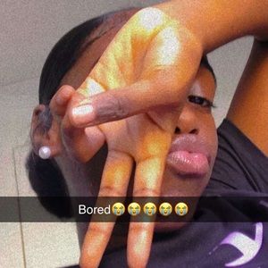 Meet your Posher, Mia